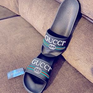 Women Non- slip slides!